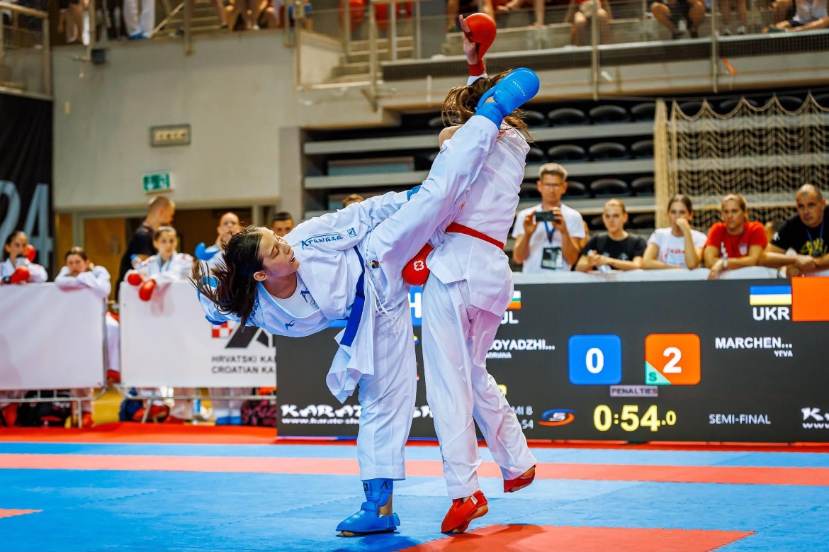Адриана Бояджиева грабна златен медал от Световната младежка карате лига
