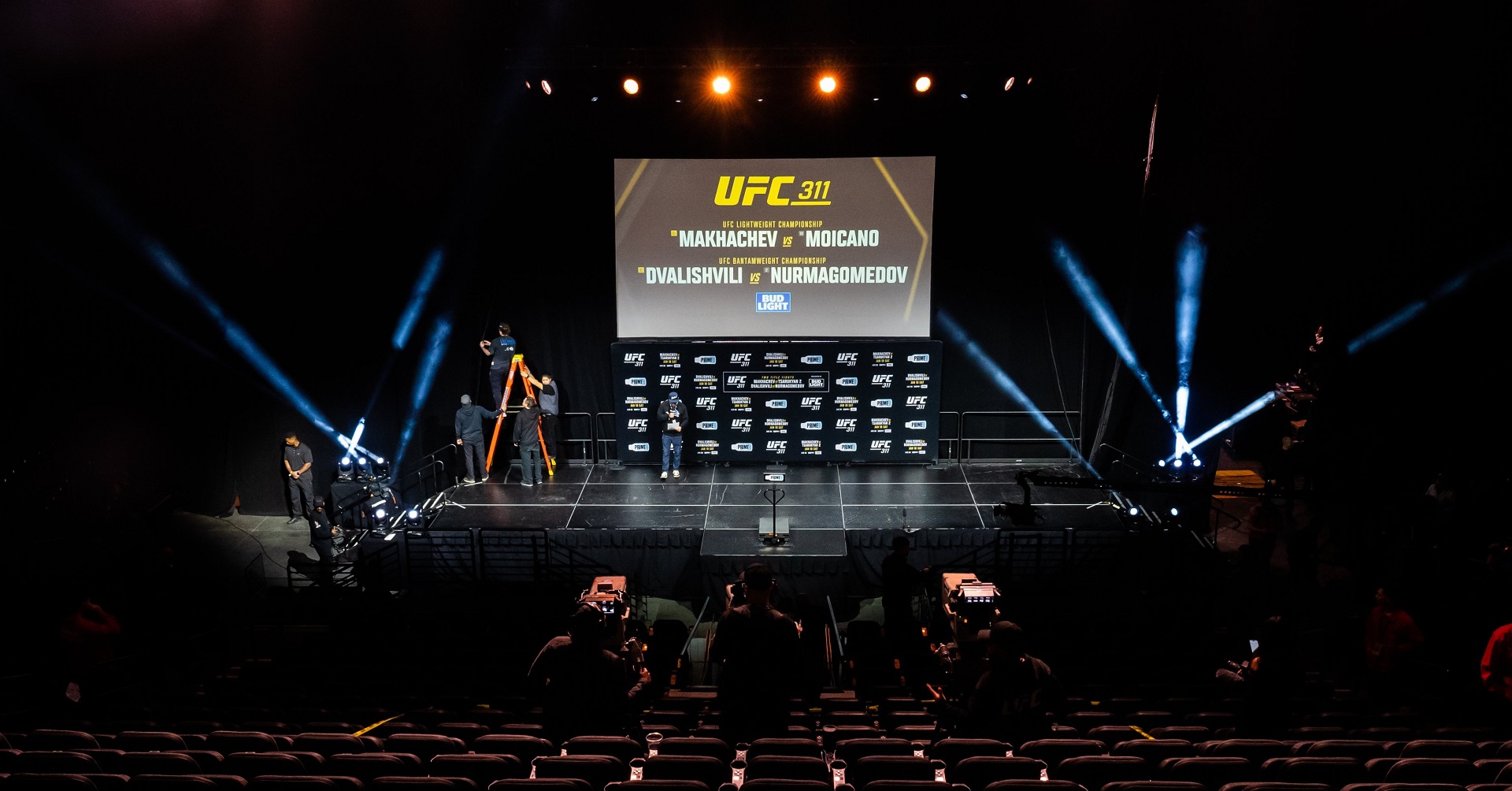 Всички бойци в UFC Лондон преминаха успешно официалното претегляне