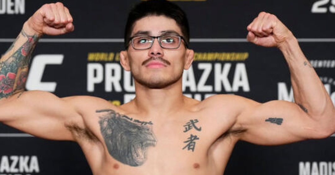 UFC отменя мача на Дъглас Силва де Андраде след положителен тест за забранено вещество