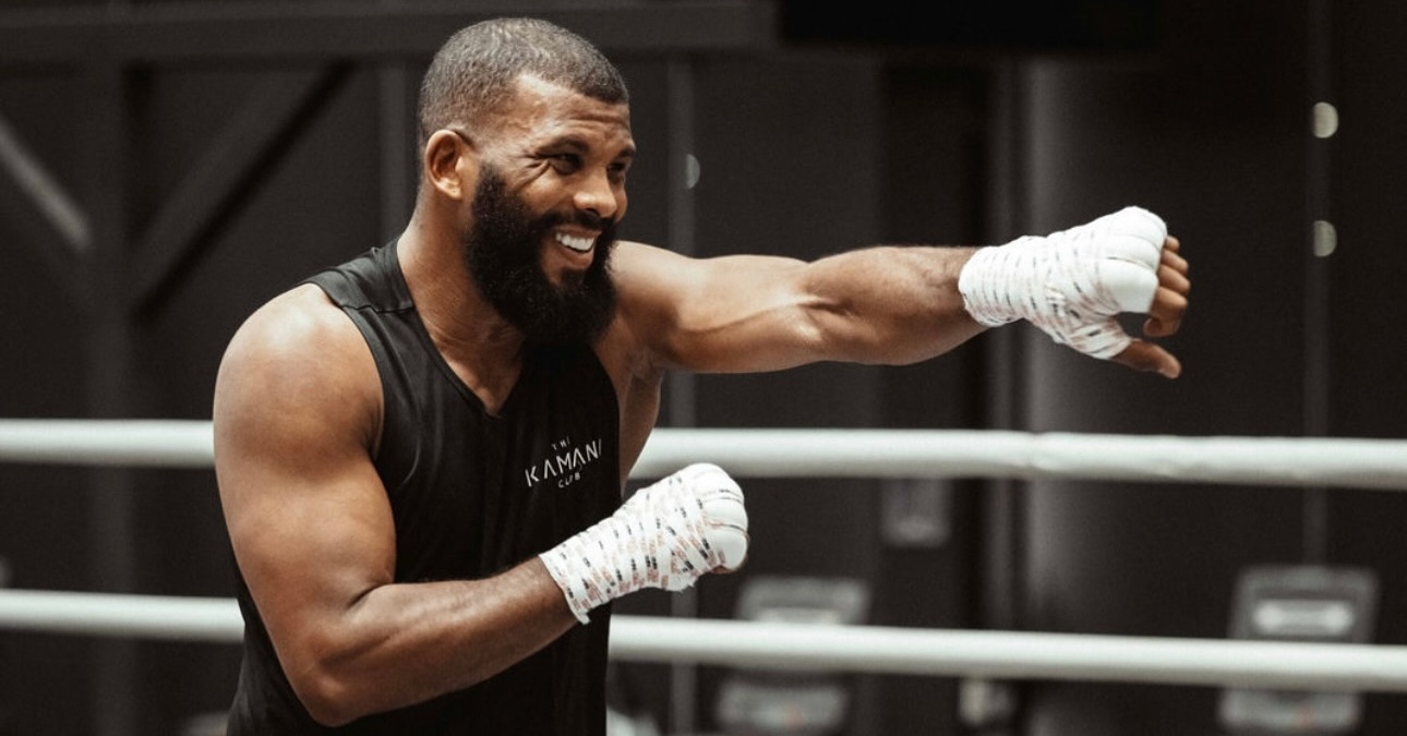 Баду Джак запазва титлата си в WBC след оспорвана победа над Ноел Микаелян