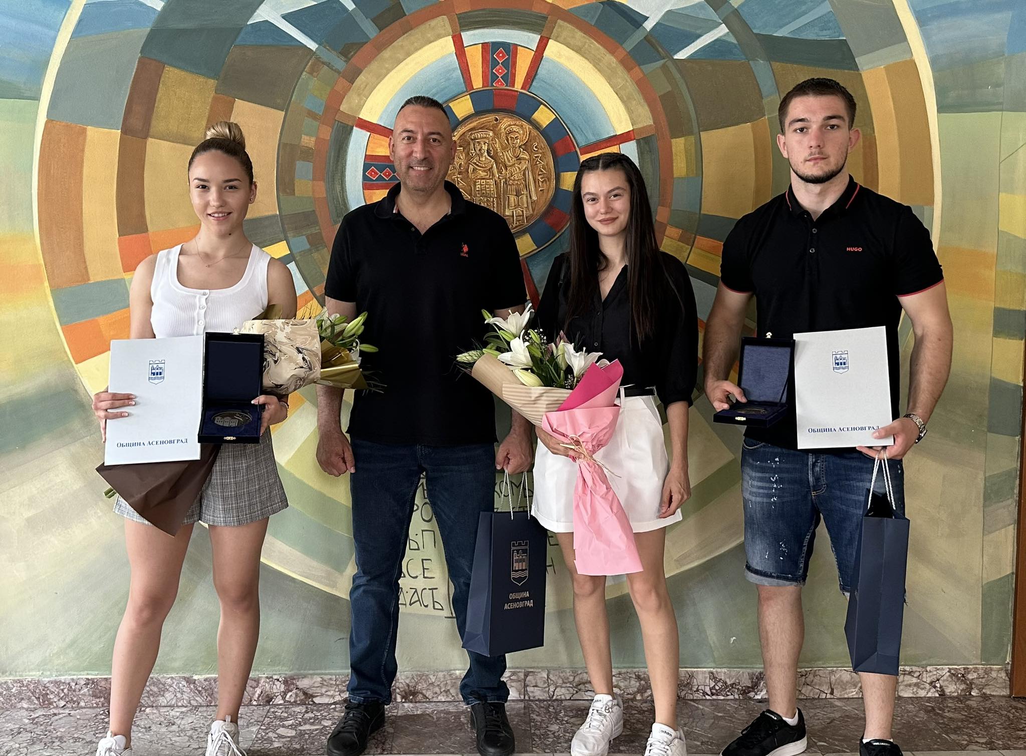 Община Асеновград отличи световните шампиони от „Оками Дожо“