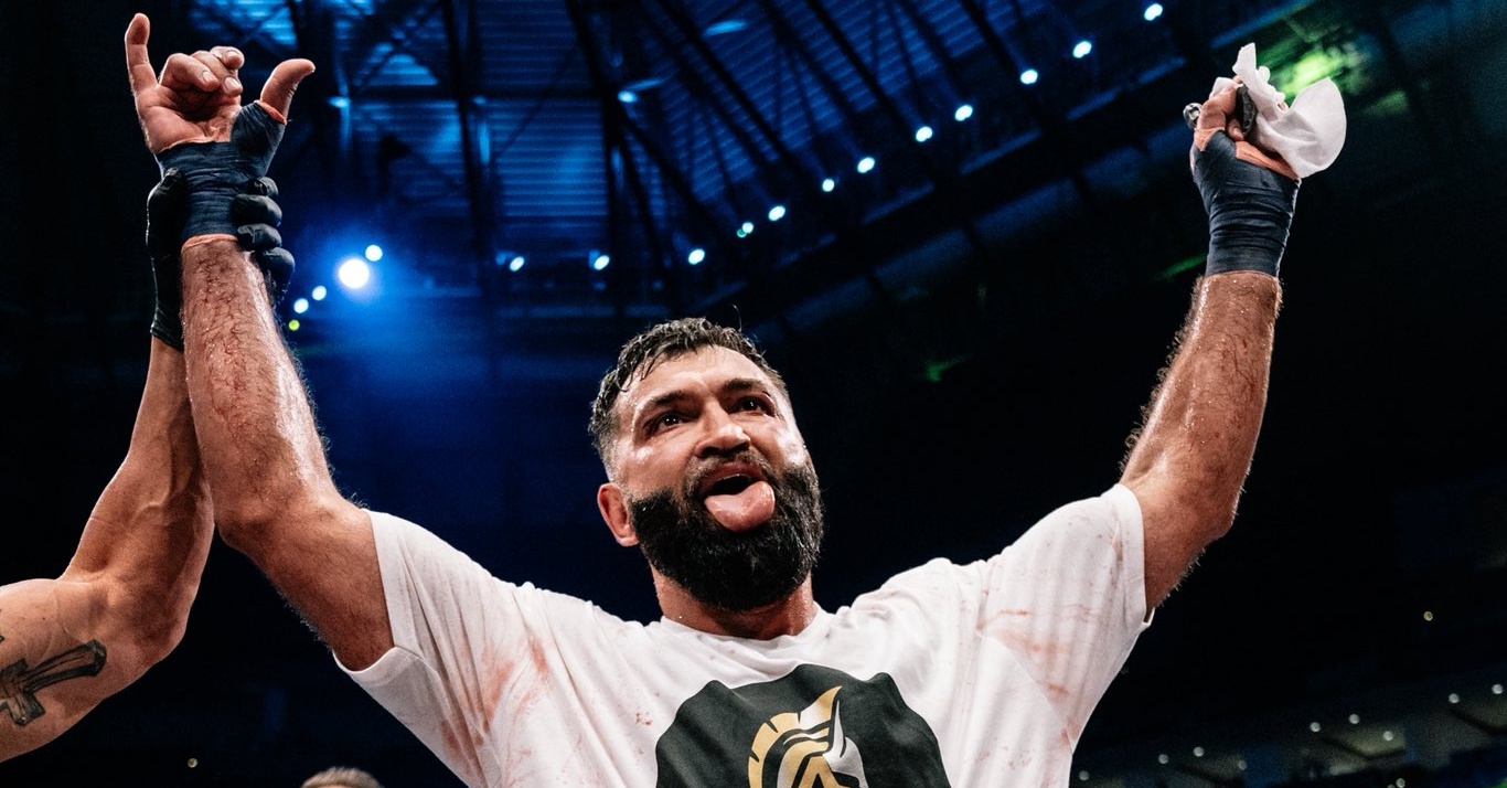Сблъсък на ветерани: Шампионът на BKFC Бен Ротуел влиза в ринга с Андрей Арловски след победа в Тексас