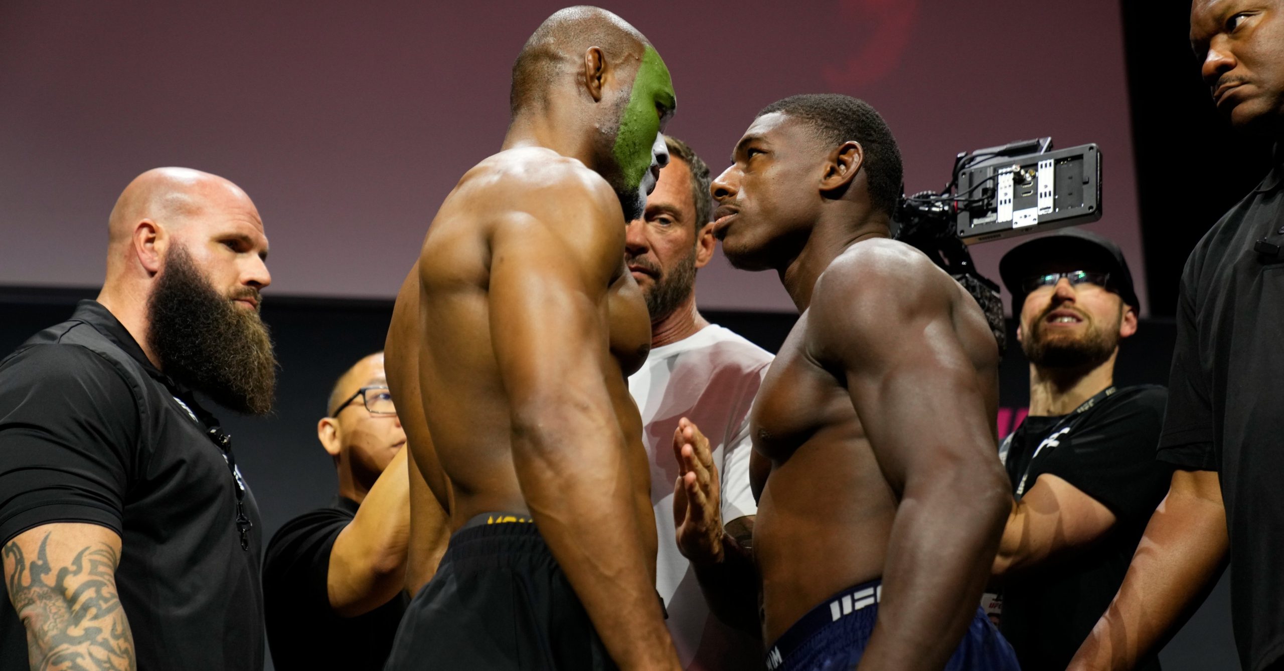 Усман и Бъкли в напрегната битка на погледи преди UFC on ESPN 69