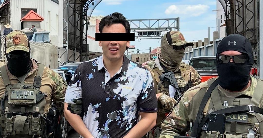 Боксьорът Хулио Сезар Чавес-младши арестуван и вкаран в затвор след депортация в Мексико