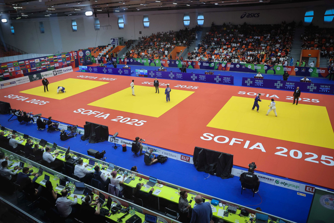 България срещу Казахстан на старта в отборната надпревара по джудо