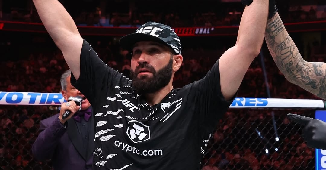 Азамат Мурзаканов нокаутира Александър Ракич и остана непобеден в UFC