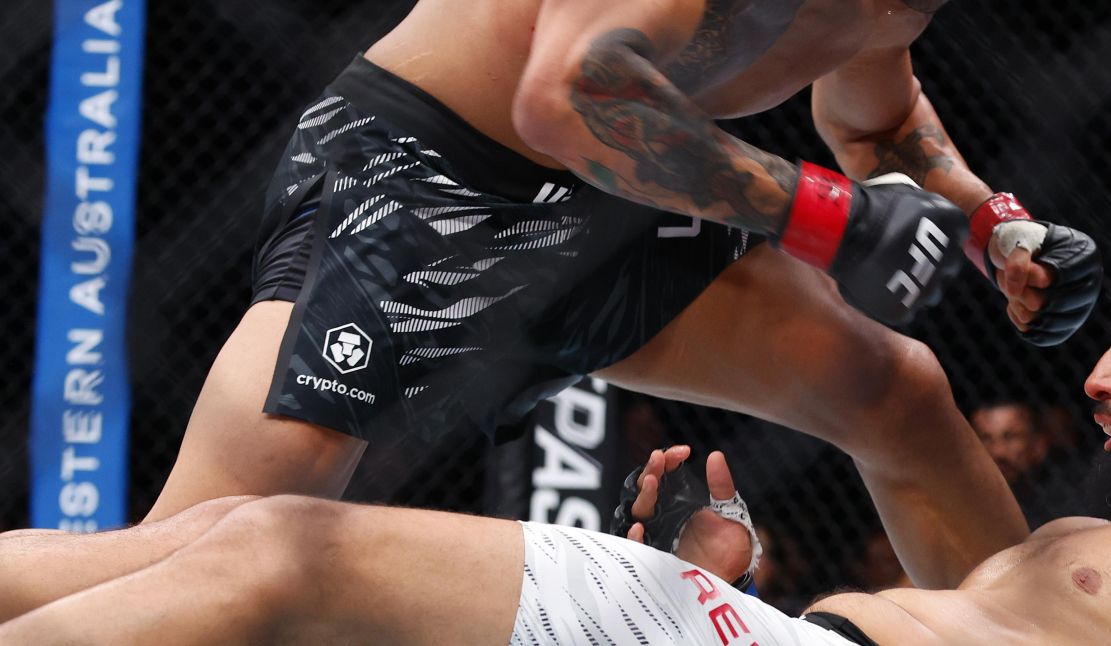Боец от UFC изгърмя за 1 година заради допинг