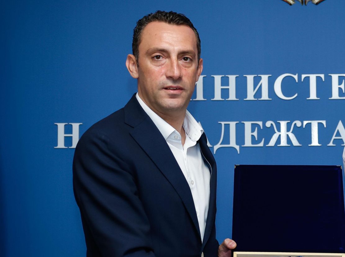 Министър Пешев изпраща делегацията ни на световното по карате