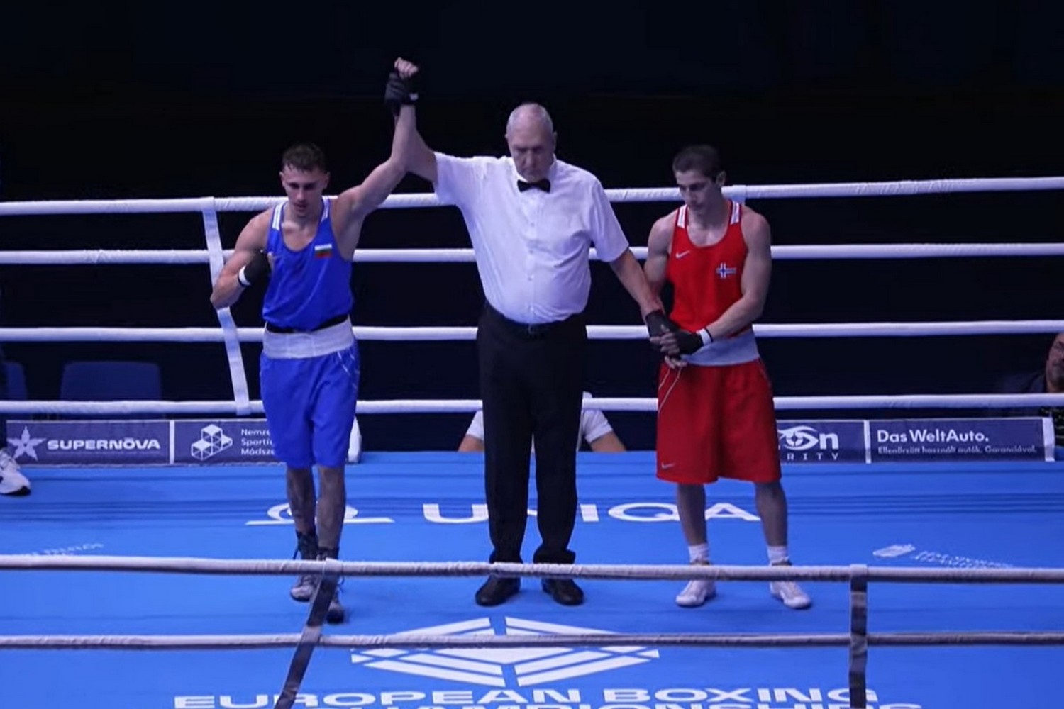 Силен Викторио Илиев е на четвъртфинал на Европейското по бокс