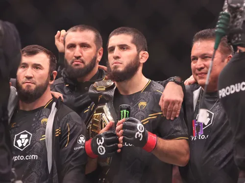 Ислaм Махачев: Статистика на боевете, класация в UFC, рекорди, победи и загуби