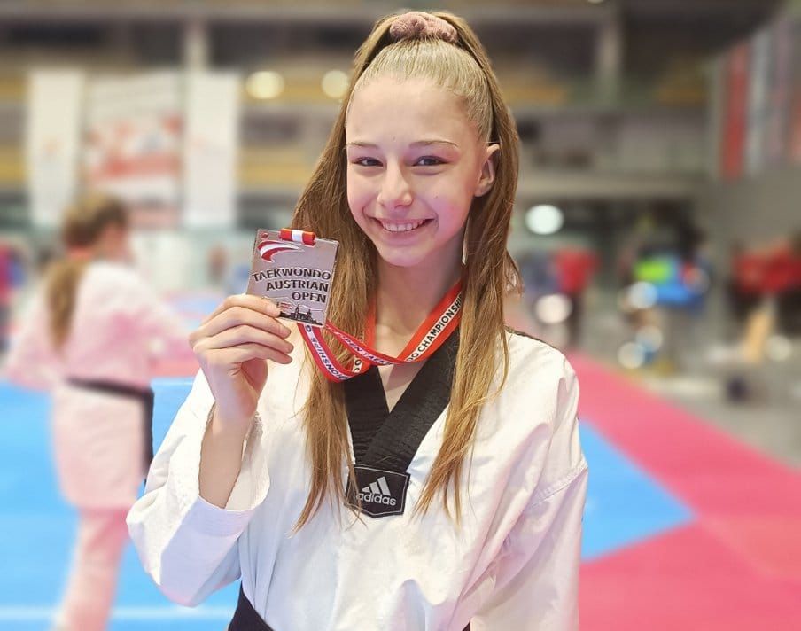 Дея Пеева взе първи медал за България от Европейското по олимпийско таекуондо