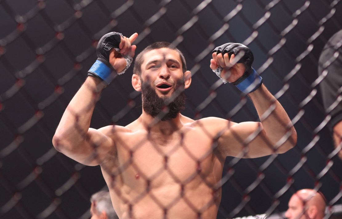 Махачев останал изненадан от лесната победа на Чимаев над ду Плесис