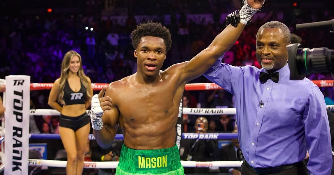 Абдула Мейсън – 21-годишният талант стана най-младият световен шампион след война със Сам Ноукс