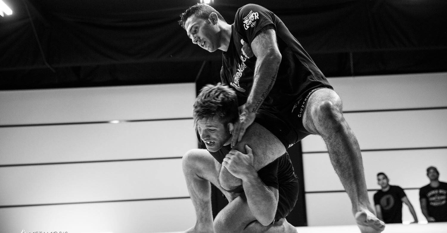 Каро Парисян отваря отново залата си, за да обучава деца на джудо за ММА