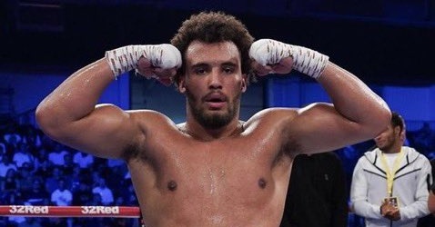 Непобеден американски талант предизвика Мозес Итаума: „Нека видим дали е готов за Усик“