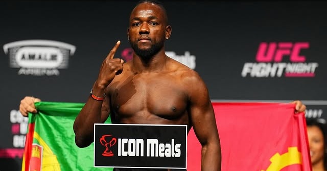 Манел Капе с бърз нокаут в главната битка на UFC Vegas 112