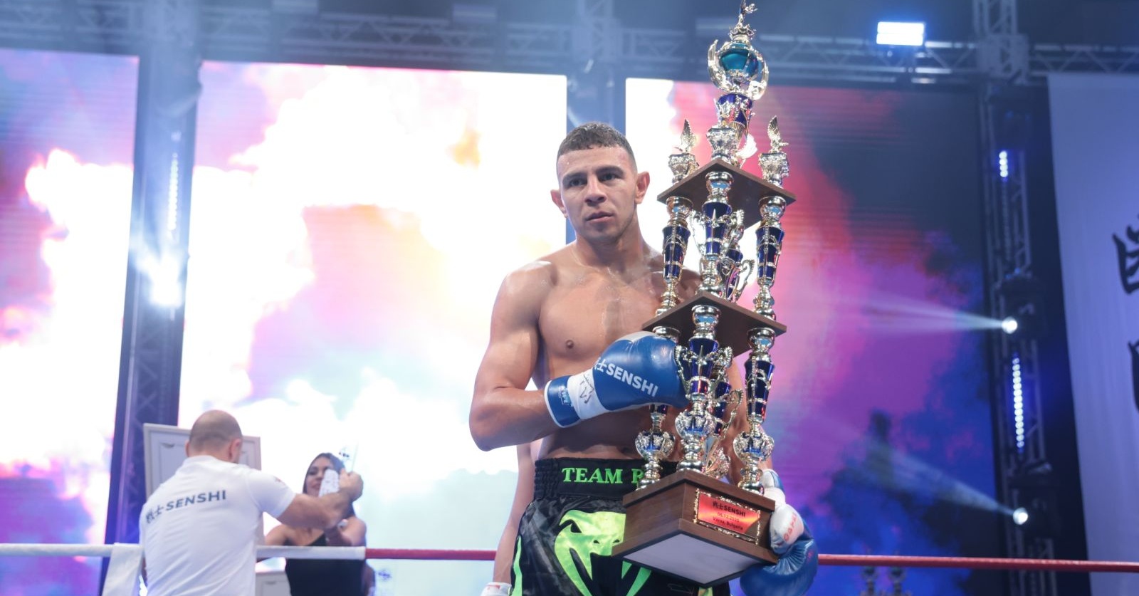 Айсам Чадид нокаутира Драгомир Петров с коляно в третия рунд във Варна